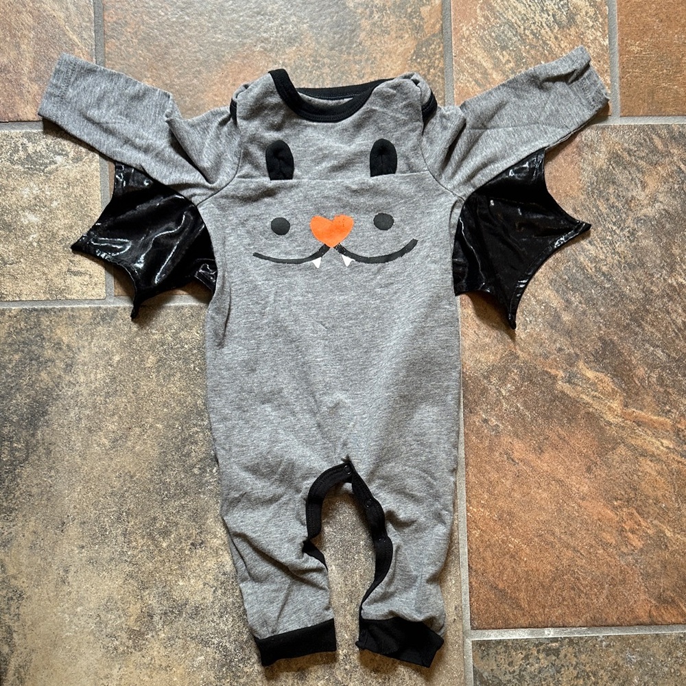 Cat & Jack Gray jumper - Halloween bat - size 3-6 months